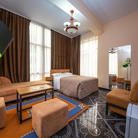Hotel Pik Loti Tirana Exterior foto