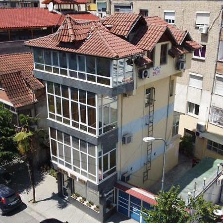 Hotel Pik Loti Tirana Exterior foto