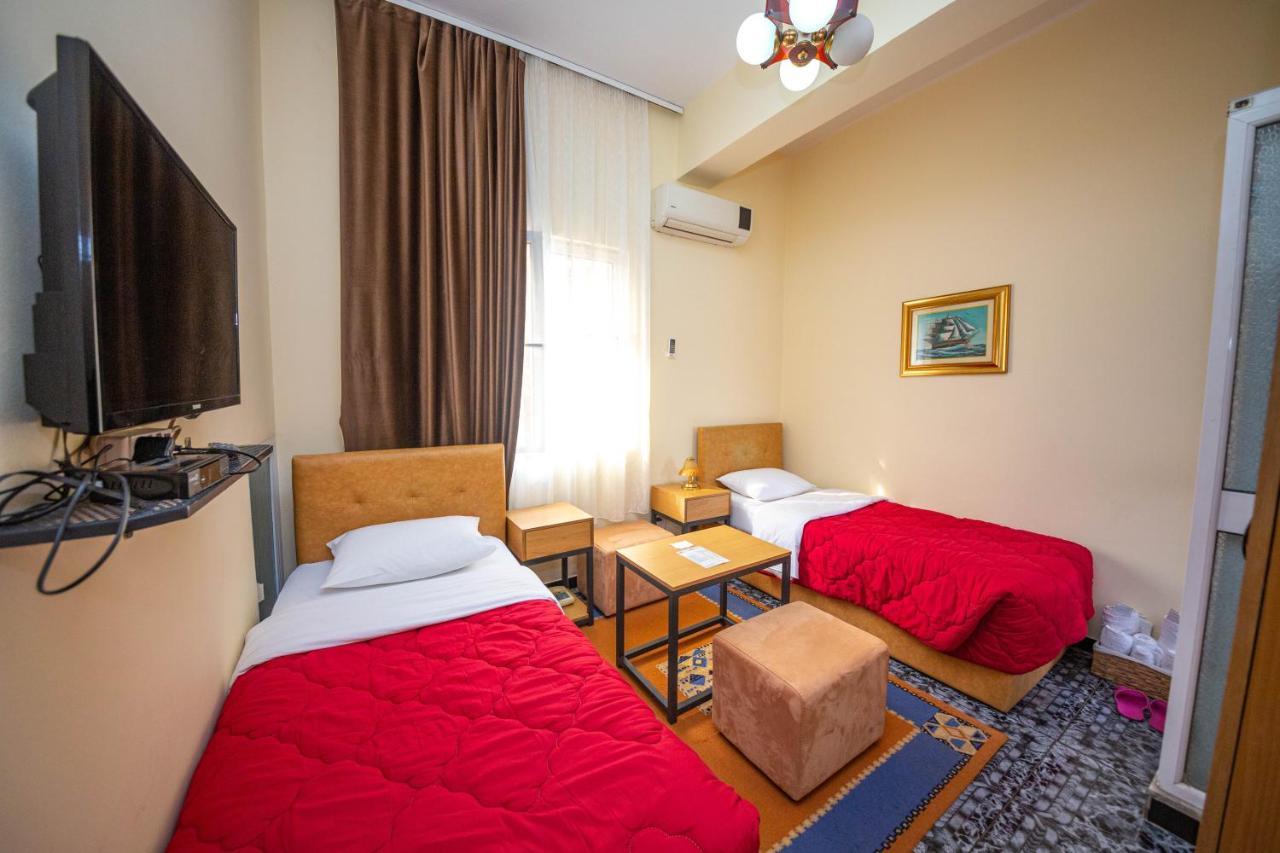 Hotel Pik Loti Tirana Exterior foto