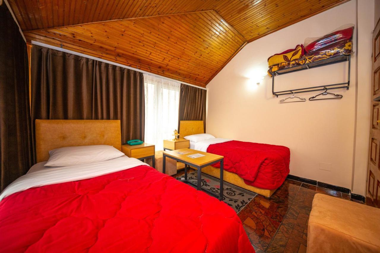 Hotel Pik Loti Tirana Exterior foto