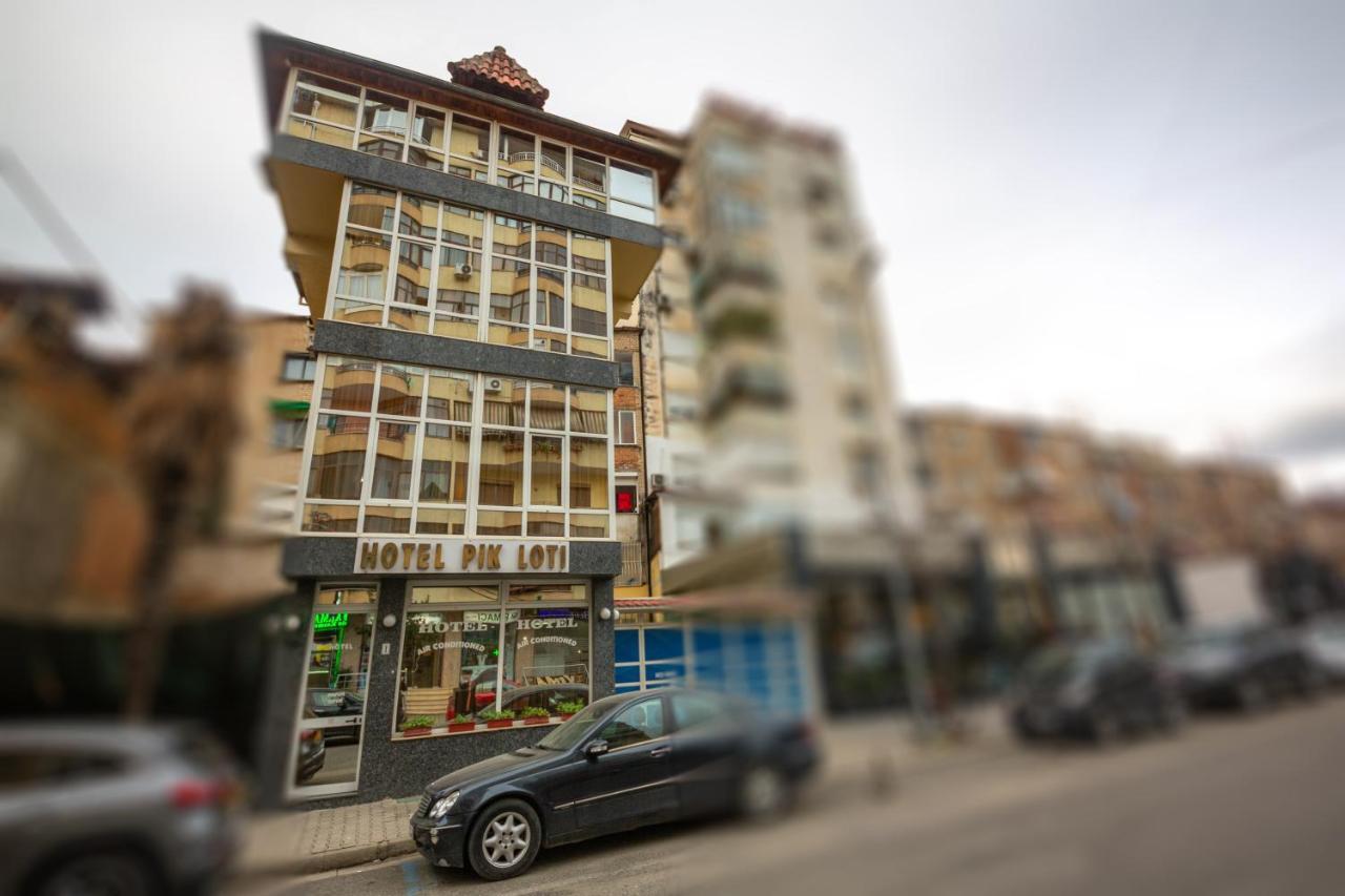 Hotel Pik Loti Tirana Exterior foto