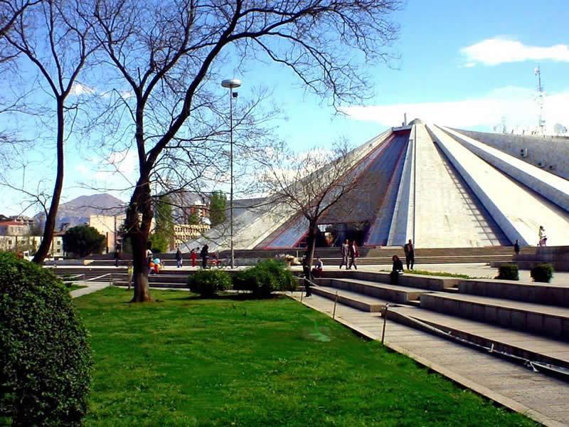 Hotel Pik Loti Tirana Exterior foto